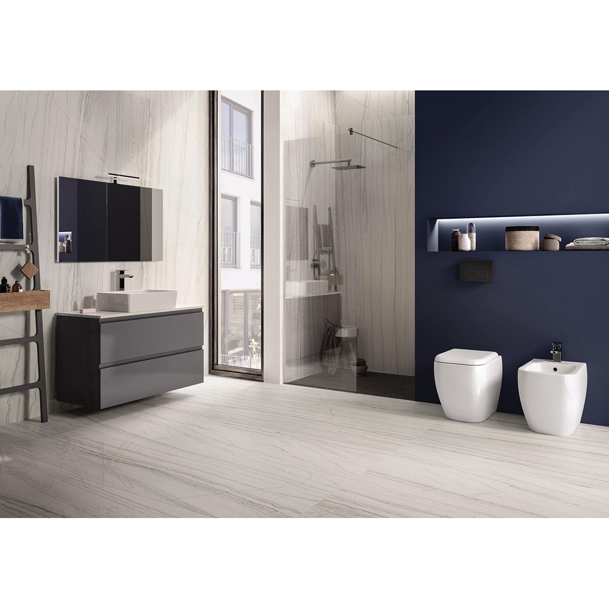 RAK Metropolitan Back-To-Wall WC Pan With Soft-Close Seat 525mm Projection MP16AWHA