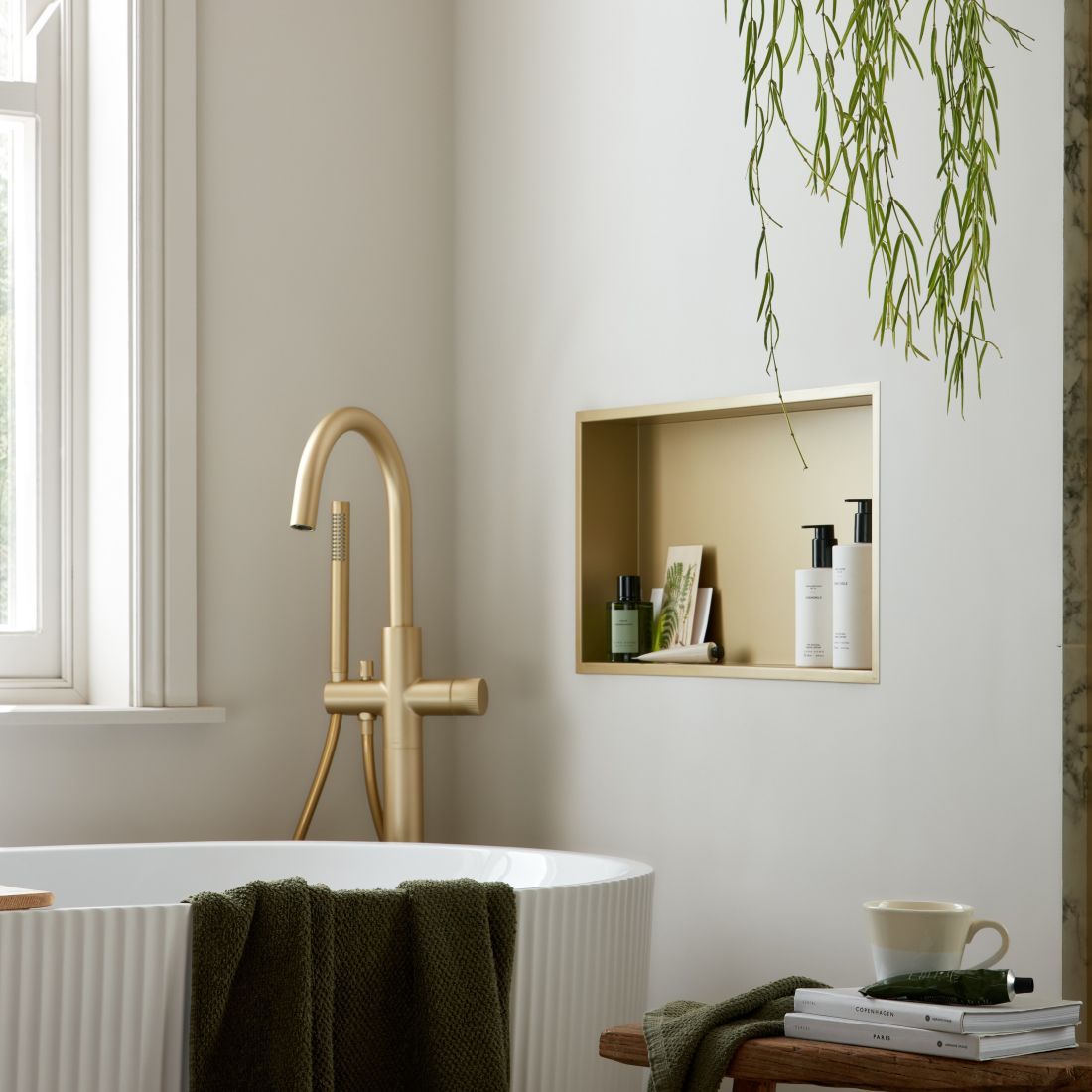 Vado Recessed Wall Niche 623mm x 323mm