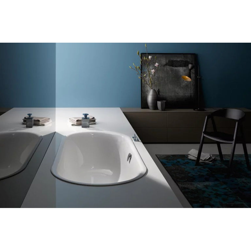 Bette Lux Oval Rectangular Bath, Lifestyle View