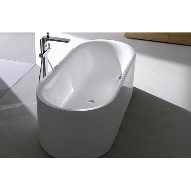 Bette Lux Oval Silhouette Bath, Lifestyle View