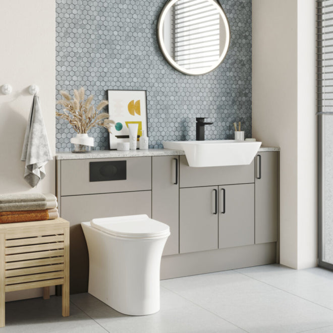 Luxe81 Toilet and Seat