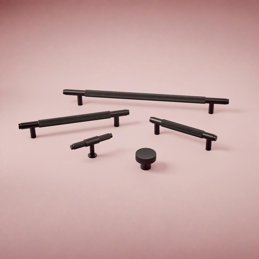 Luxe81 Knurled 400mm Handle 320mm Centres