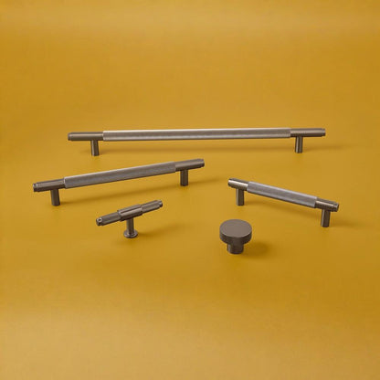 Luxe81 Knurled 400mm Handle 320mm Centres