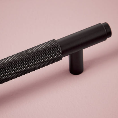 Luxe81 Knurled 250mm Handle 192mm Centres