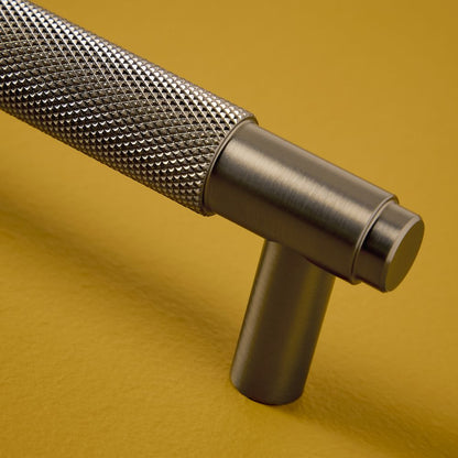 Luxe81 Knurled 250mm Handle 192mm Centres