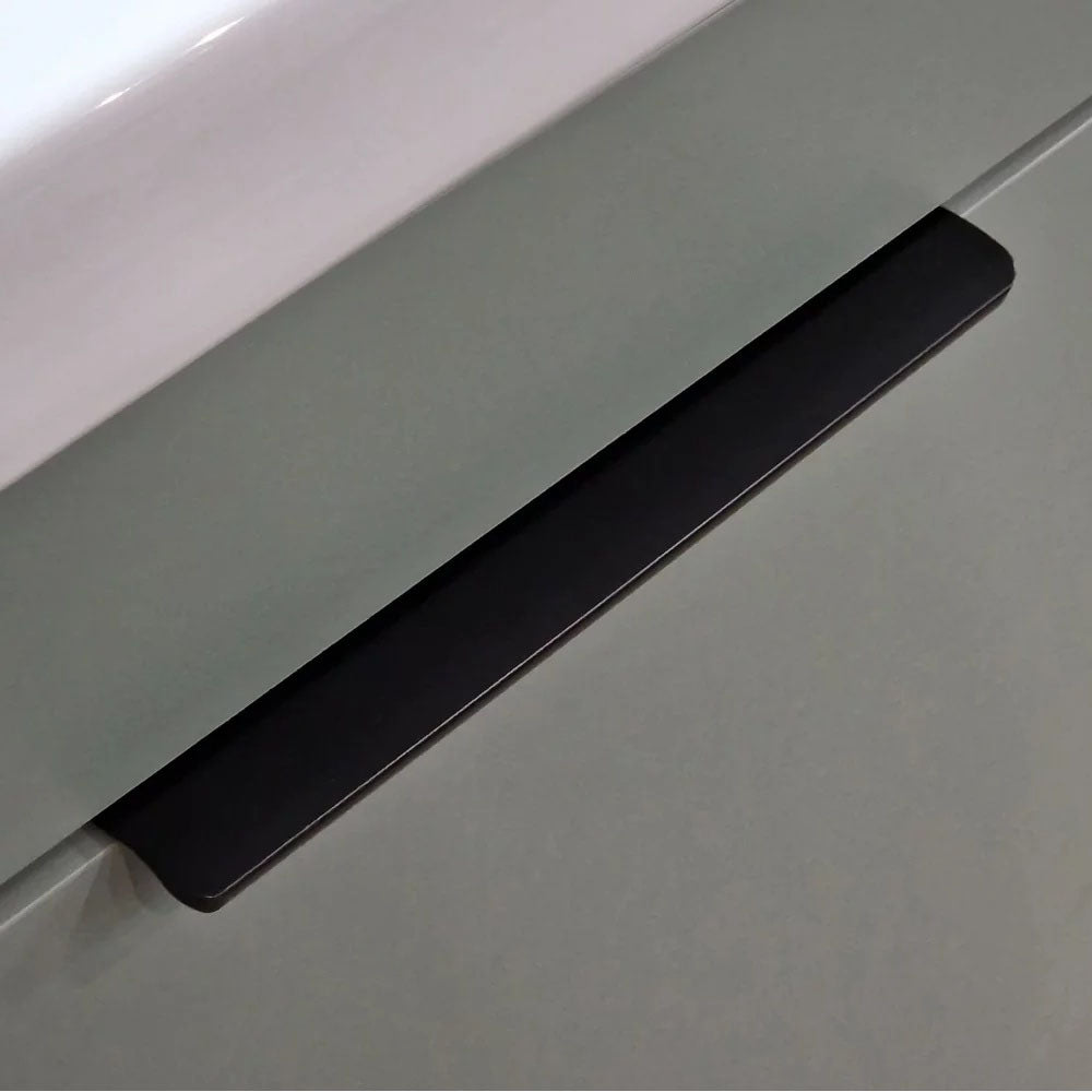 Luxe81 Flat 200mm Handle 160mm Centres