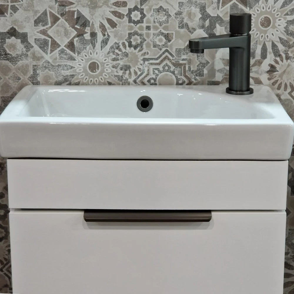 Luxe81 Flat 200mm Handle 160mm Centres