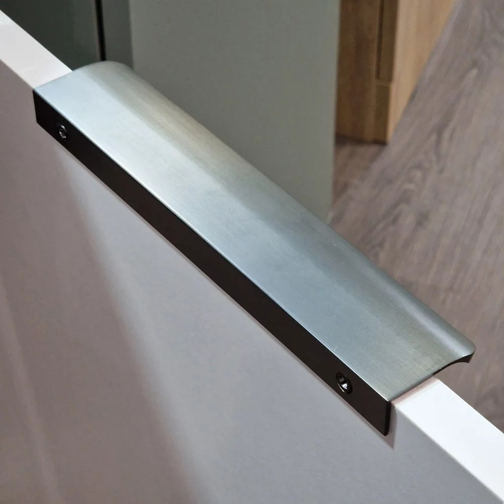 Luxe81 Flat 200mm Handle 160mm Centres