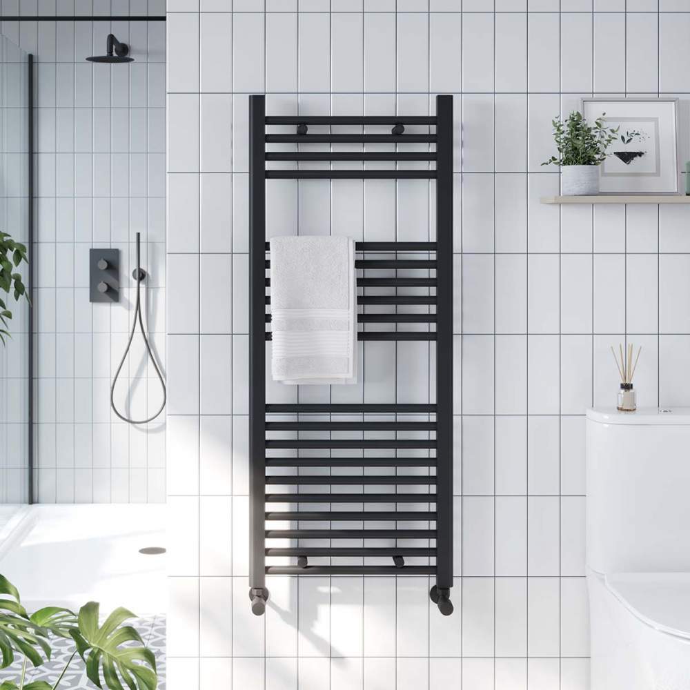 Luxe81 Strive Black Towel Radiator