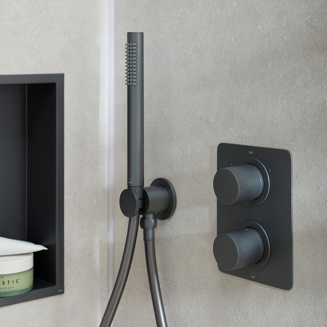 Vado Safari Leverless 2 Outlet 2 Handle Concealed Thermostatic DX Valve