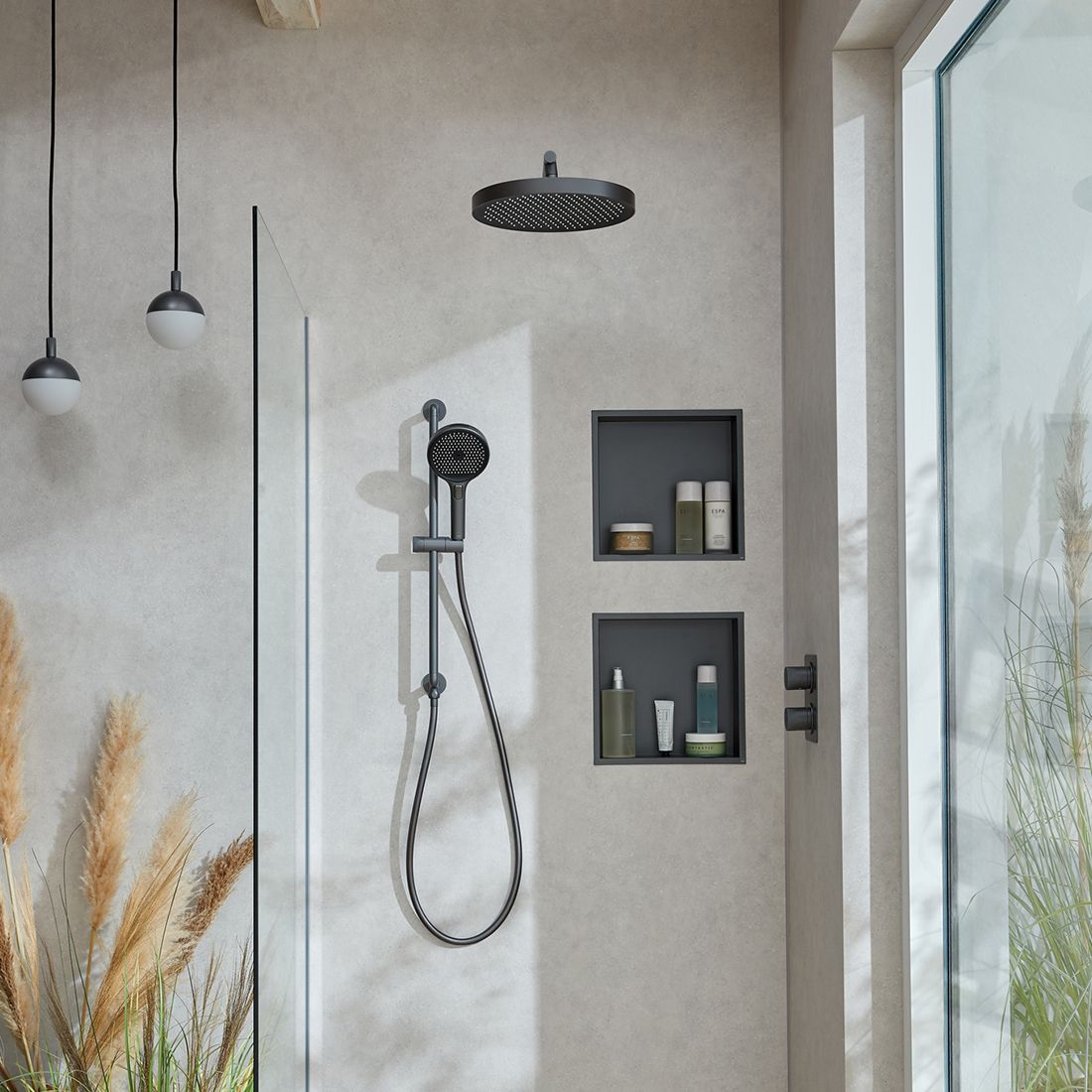 Vado Safari Leverless Slim Slide Rail with Integrated Outlet + Hose - No Handset Included