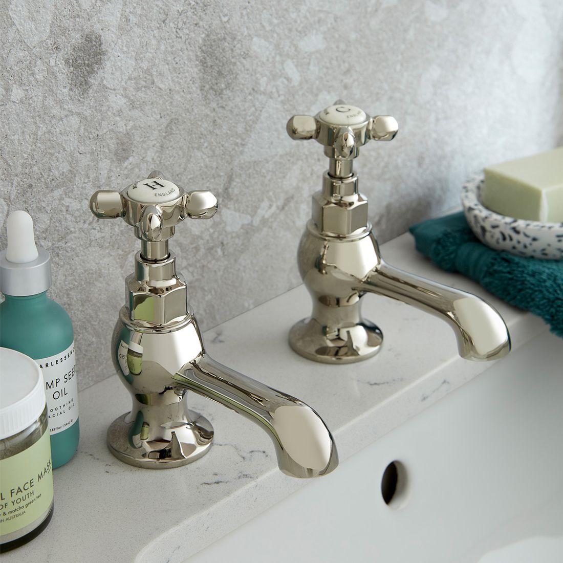 Vado Axbridge Basin Pillar Taps